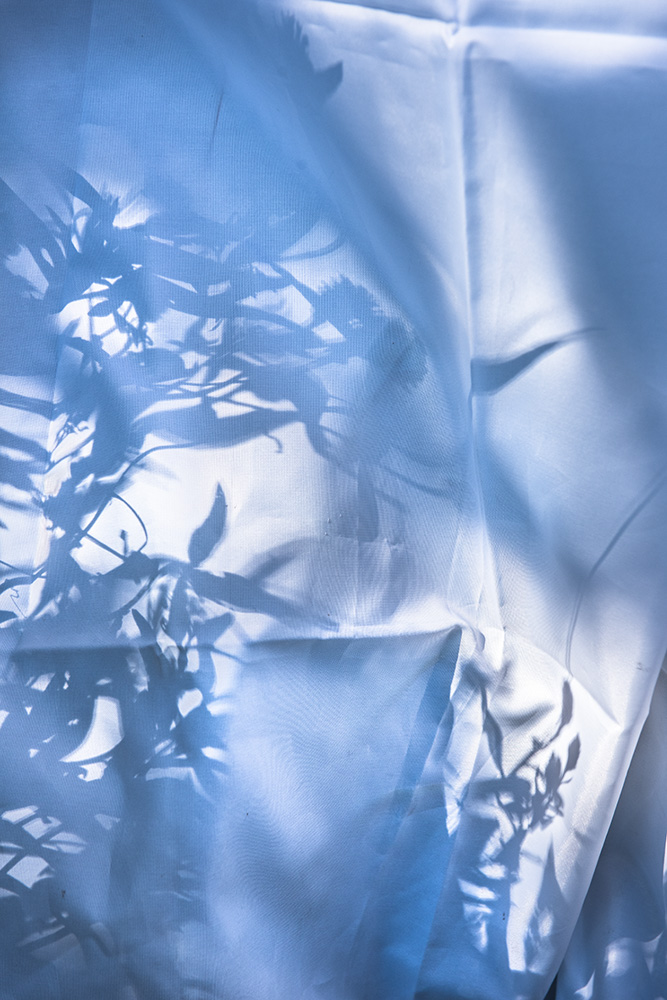 Schattenwurf in Blau